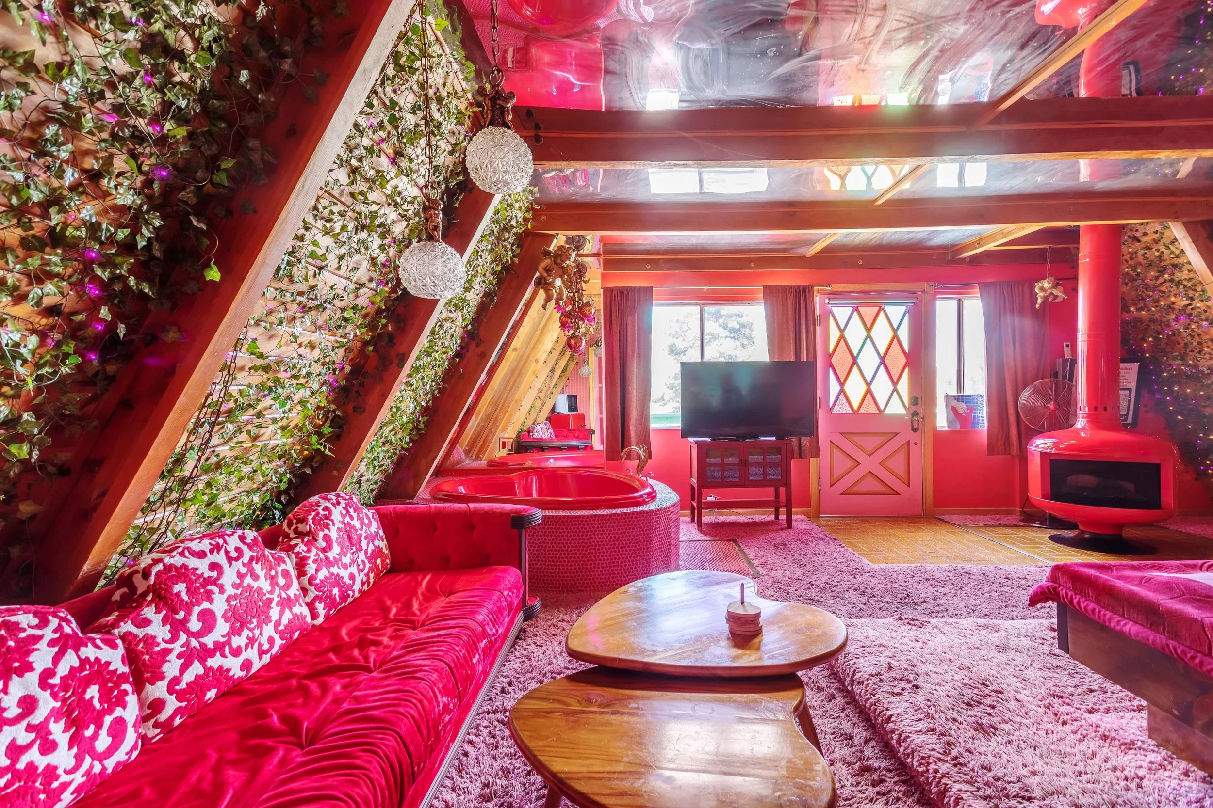 Book The Honeymoon Suite — Hicksville Pines